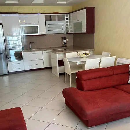 Apartament Alesio דירה
